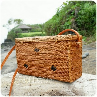 natural organic straw rattan sling bags sequare design motif