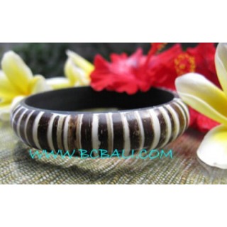 Coco Wood Resin Bangle