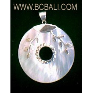 Round Pendant With Cut Out Hole In Seashell