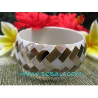 Natural Fashion Bangles Shell