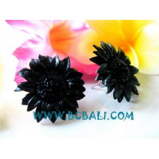 Leather Earrings With Flower Motive