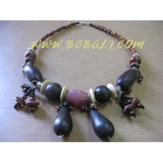 Casandra Wooden Necklace