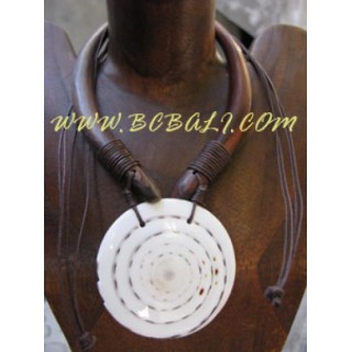 Costume Shell Necklace Pendant