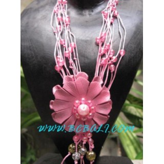 Leather Flowers Necklaces