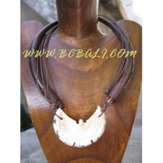 Mother Pearl Wood Necklace