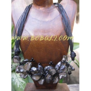 Black Pearls Shell Pendats