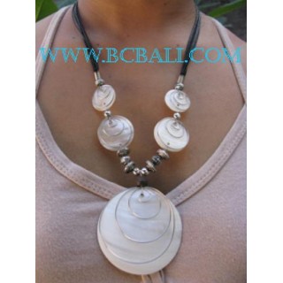 Casandra Pearls Necklaces Shell Pendant