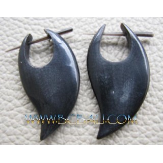 Shape Horn Earrings Solid