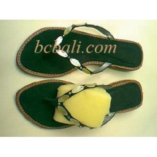 Cute Sandals With Shell